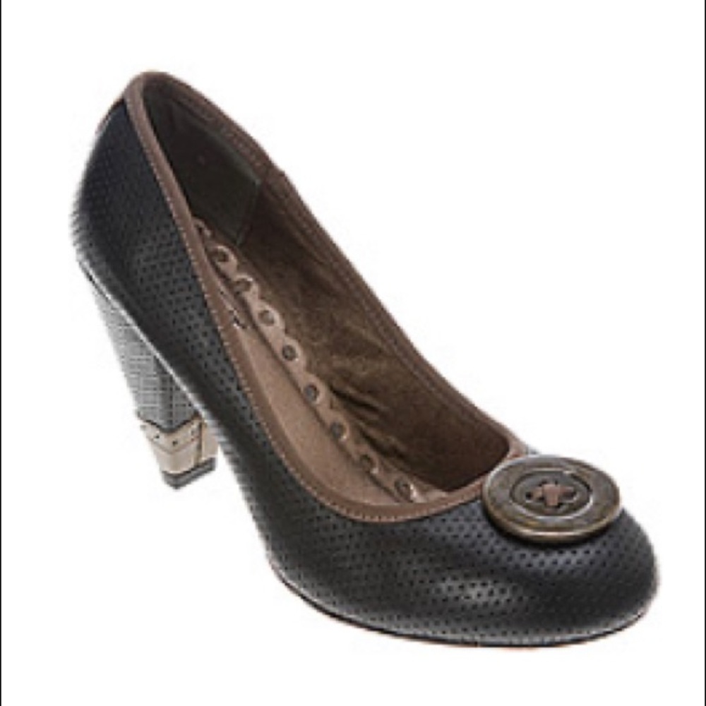 Seychelles “Chase Scene” Retro style heels